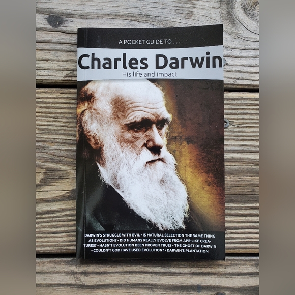 📚 A Pocket Guide To Charles Darwin - Picture 1 of 3